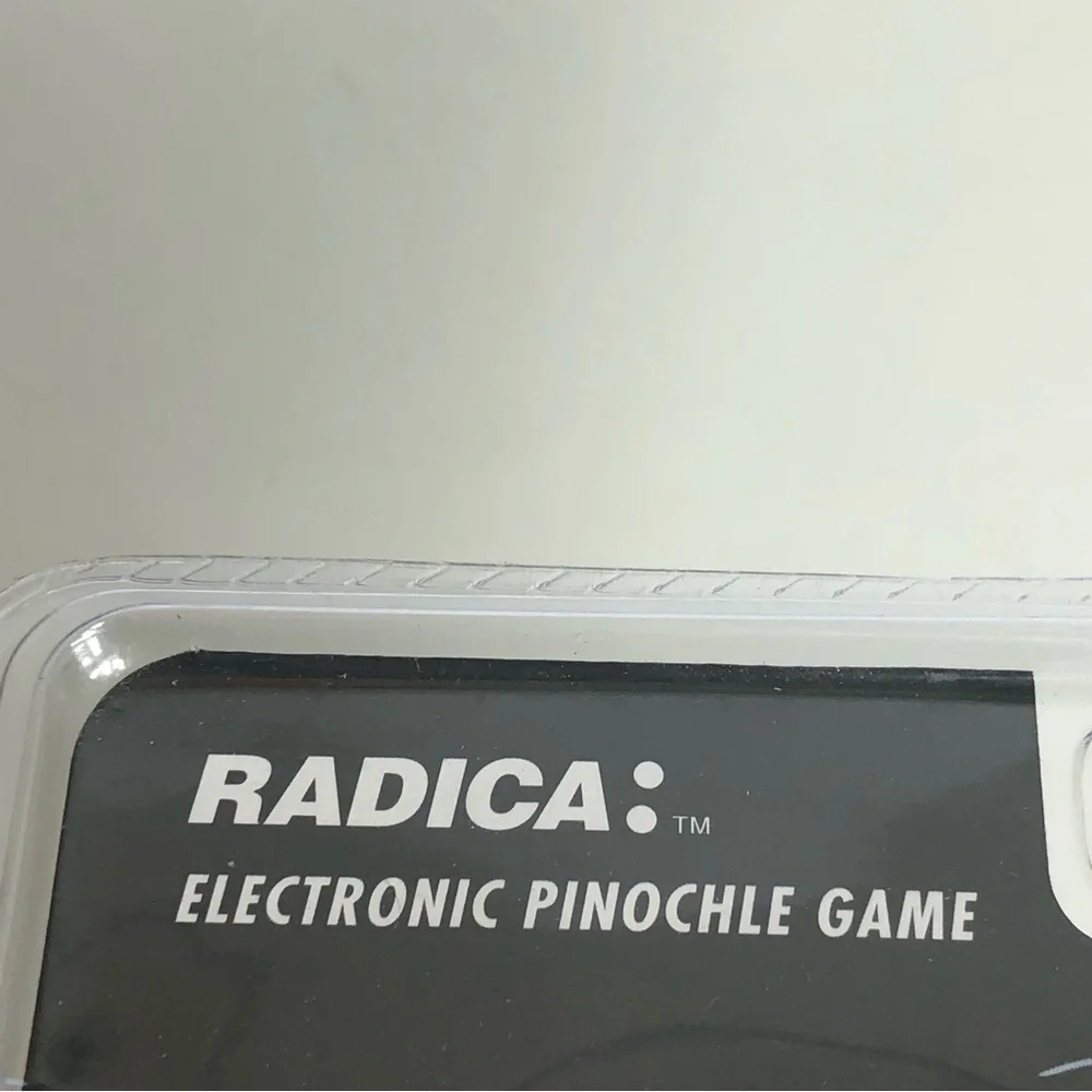Radica Electronic Pinochle Handheld Game Travel 3667 CS7BA Gaming Hand